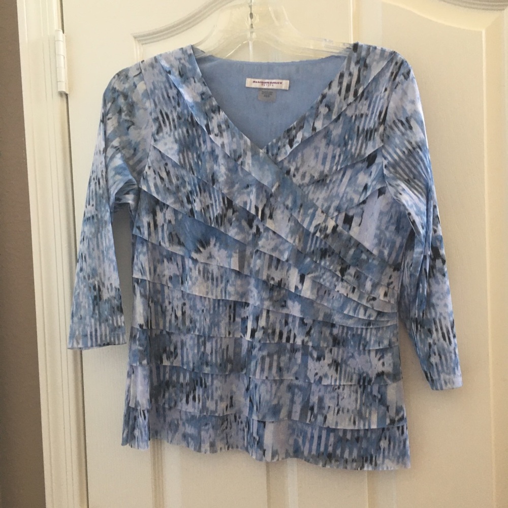 FINAL MARKDOWN Ladies Allison Daley petite top small